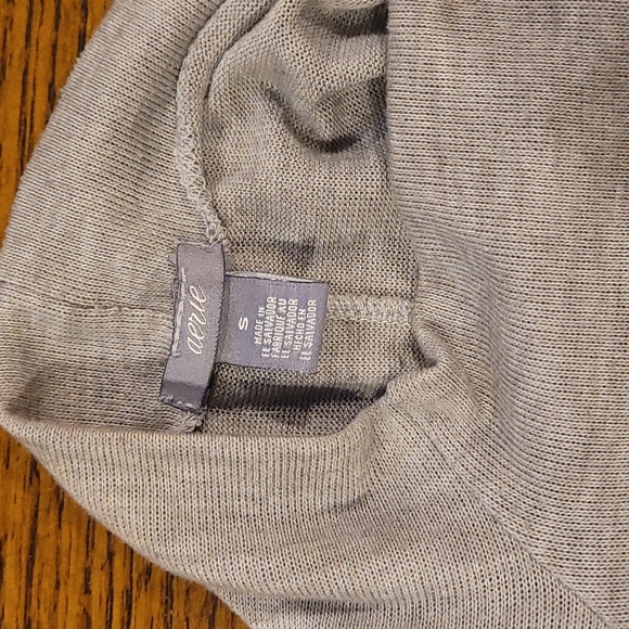 Long Grey Aerie Tank Top - Picture 4 of 4